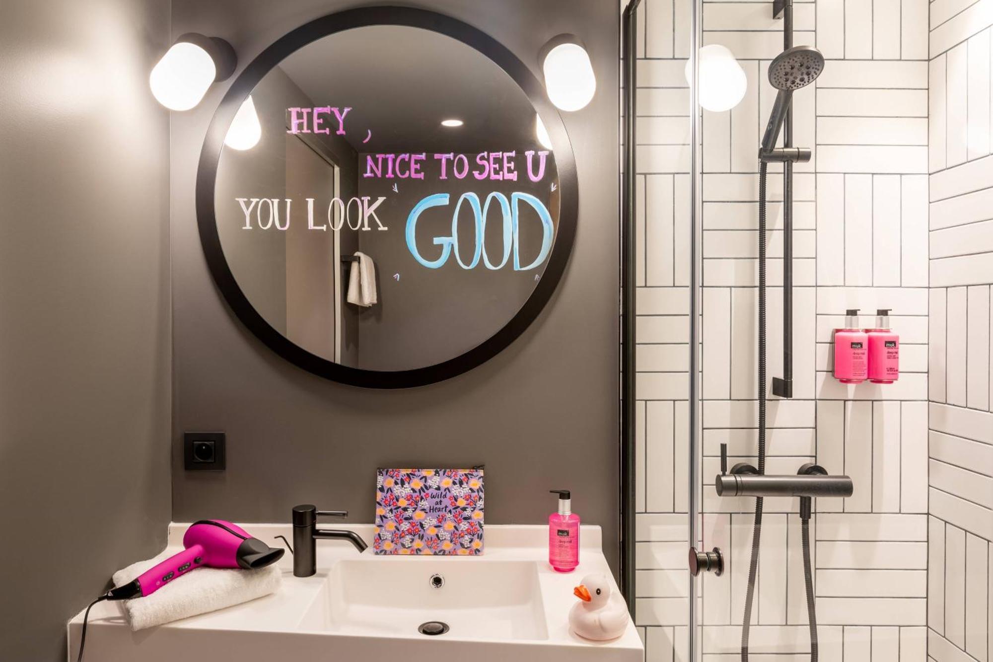 Moxy Bordeaux Hotel Bagian luar foto