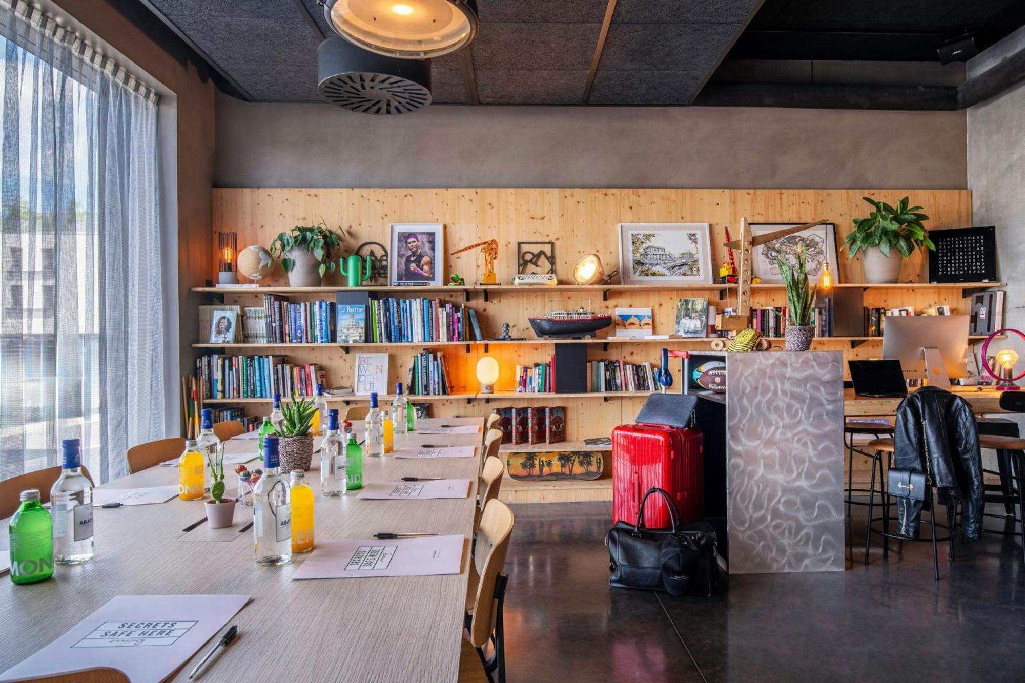 Moxy Bordeaux Hotel Bagian luar foto