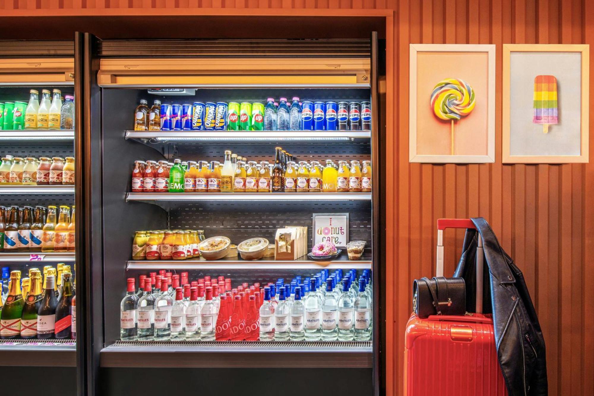 Moxy Bordeaux Hotel Bagian luar foto